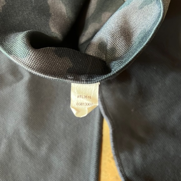 SPANX CAMO Grey Look At Me Now Seamless Leggings Medium Heather Camo Grey - Picture 3 of 4